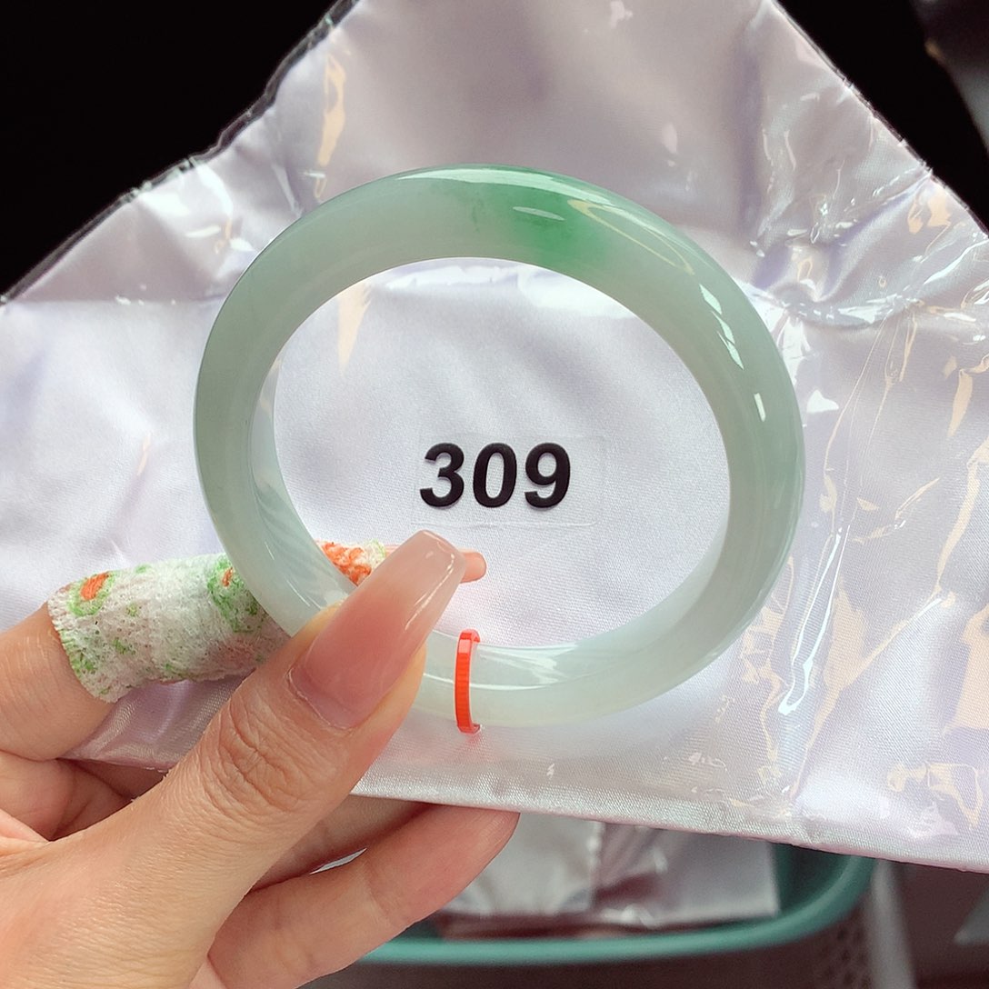 翡翠手镯未镶嵌58冰润细腻冰绿飘阳 