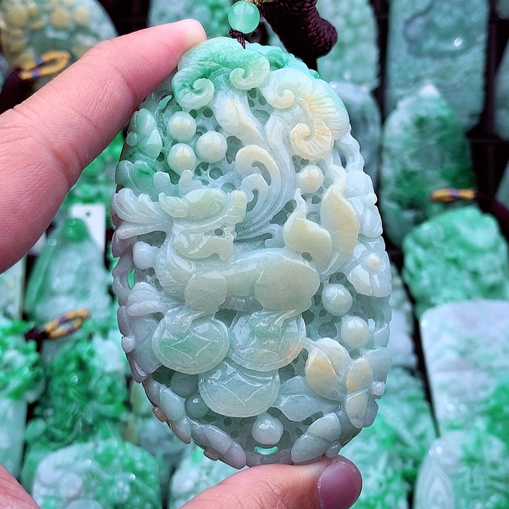 翡翠吊坠(不含链)未镶嵌芊*