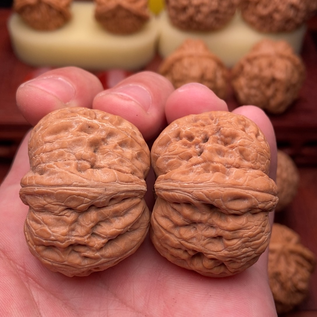 桃核把件双翘头粗筋大元宝41