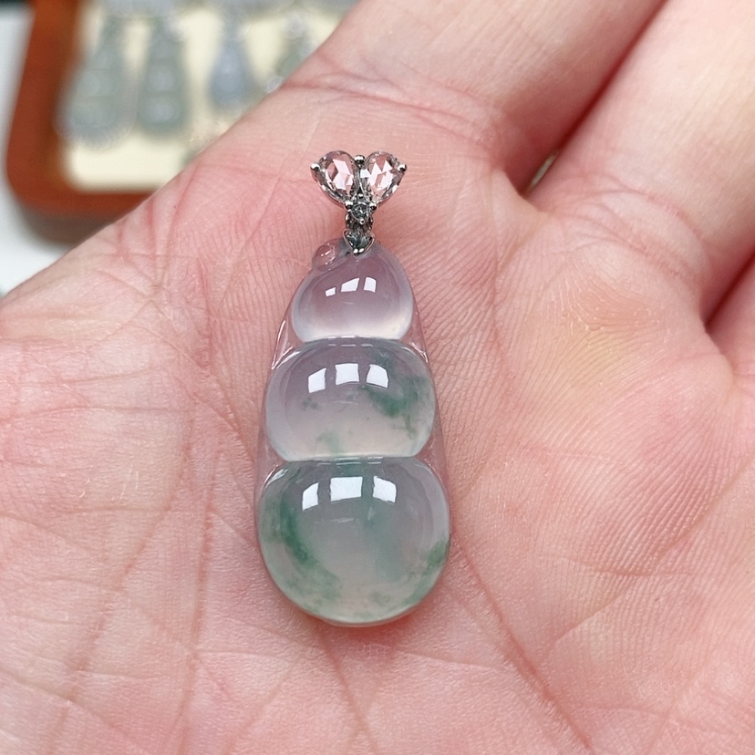 【闪购商品】翡翠吊坠(不含链)18K金镶嵌