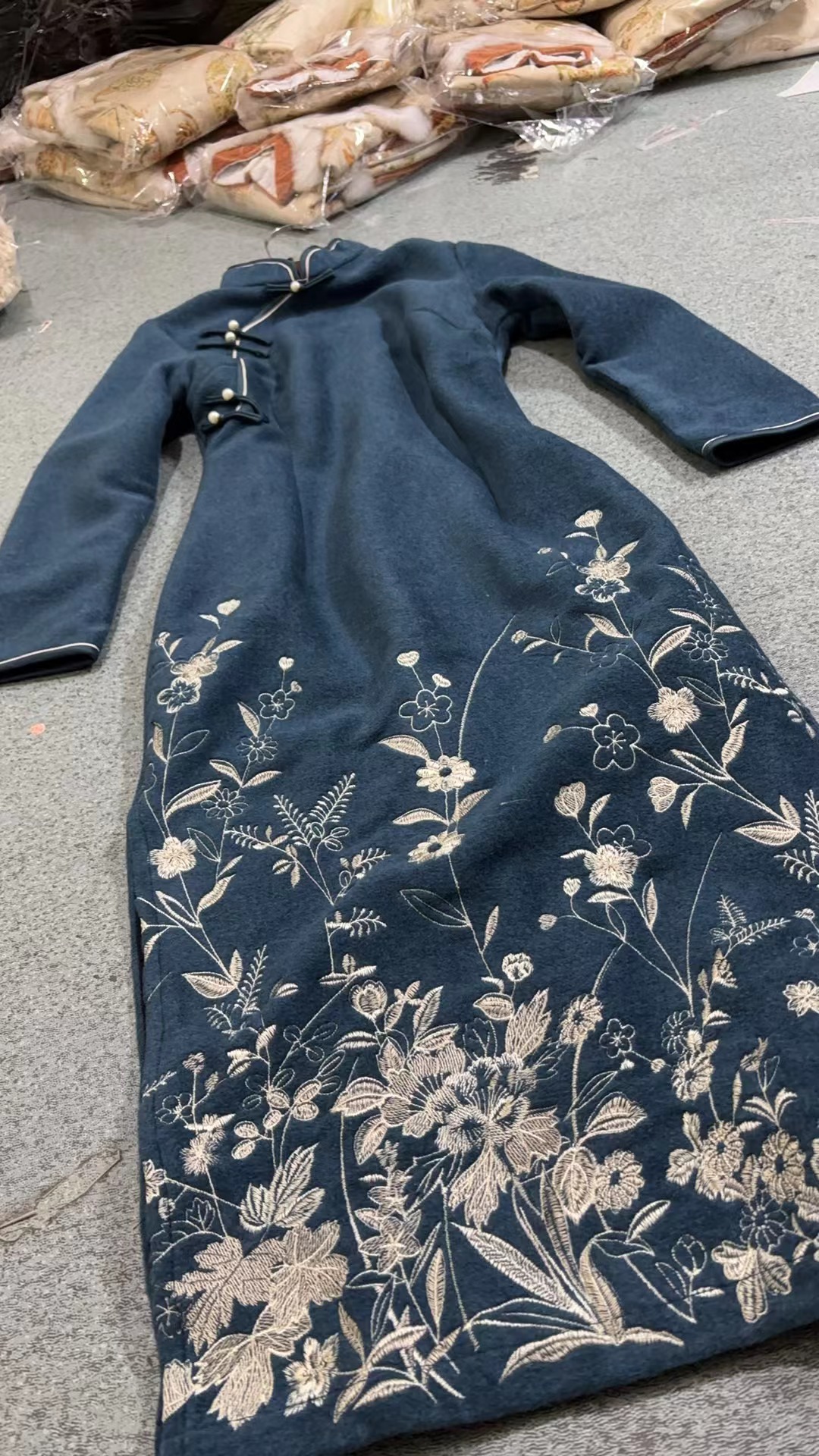 498-蓝色  国风 五扣 定位刺绣 加厚 淑女 旗袍 