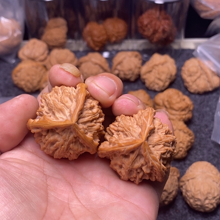 上***！文玩核桃吊坠40盘山三棱