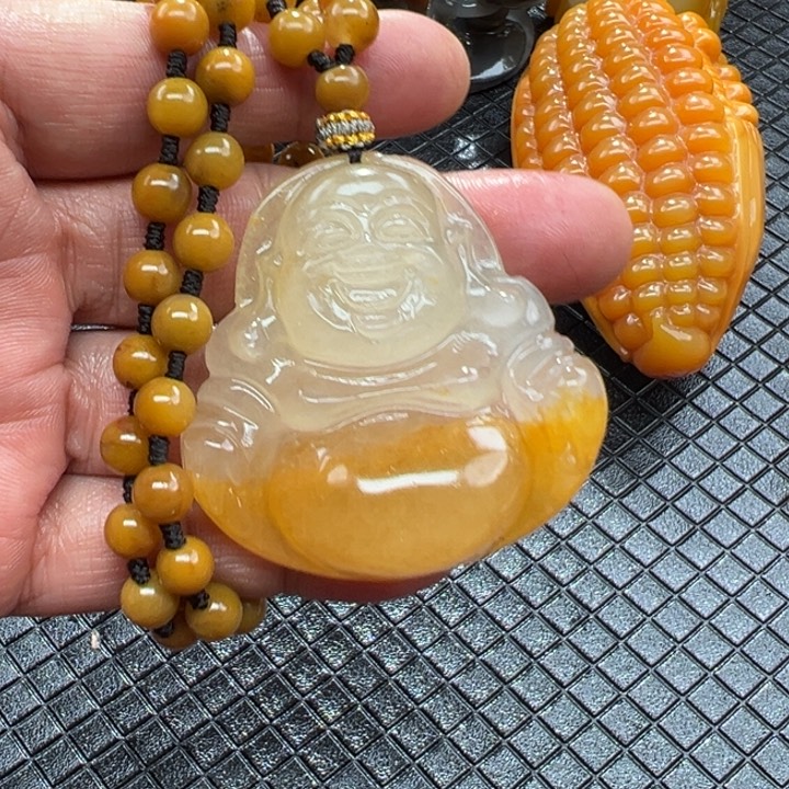 石英质玉（黄龙玉）颈饰合金