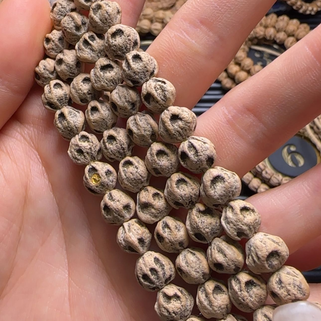 【闪购商品】柏香籽/百香籽吊坠玄*