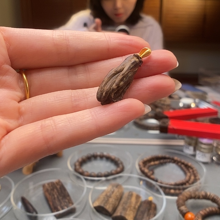 沉香沉香碎屑立体小佛手，味道好