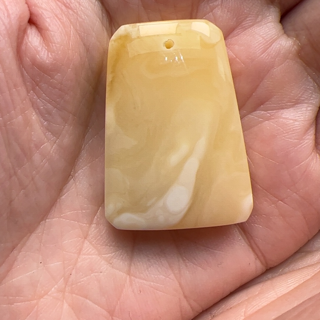 琥珀颈饰未镶嵌蜜蜡