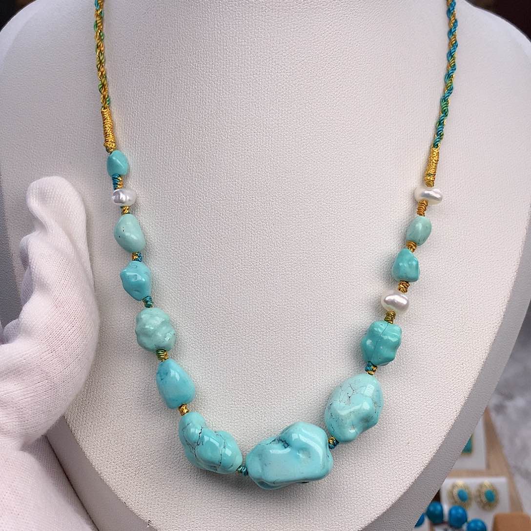 绿松石颈饰未镶嵌