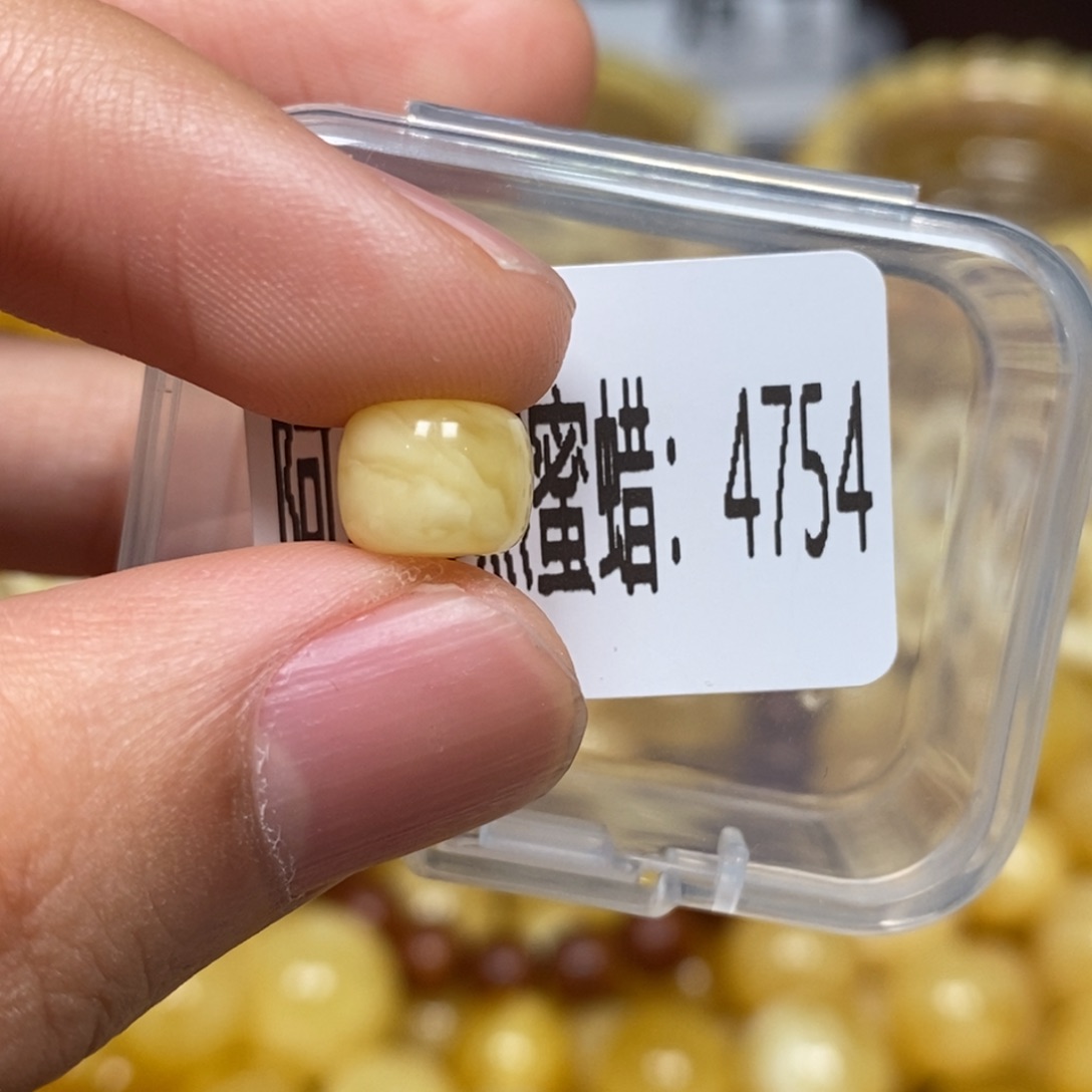 蜜蜡未镶嵌珠宝奇石4754