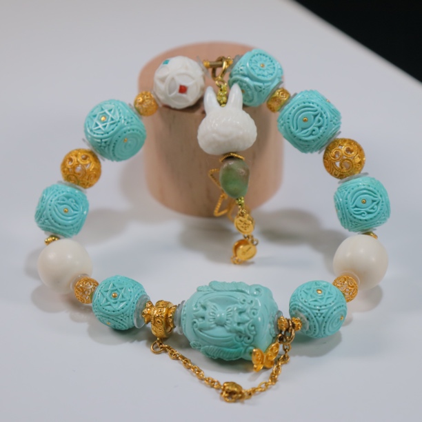 原矿绿松石精品象神六方手串 象神14×17×11mm，六方珠8..5-11mm