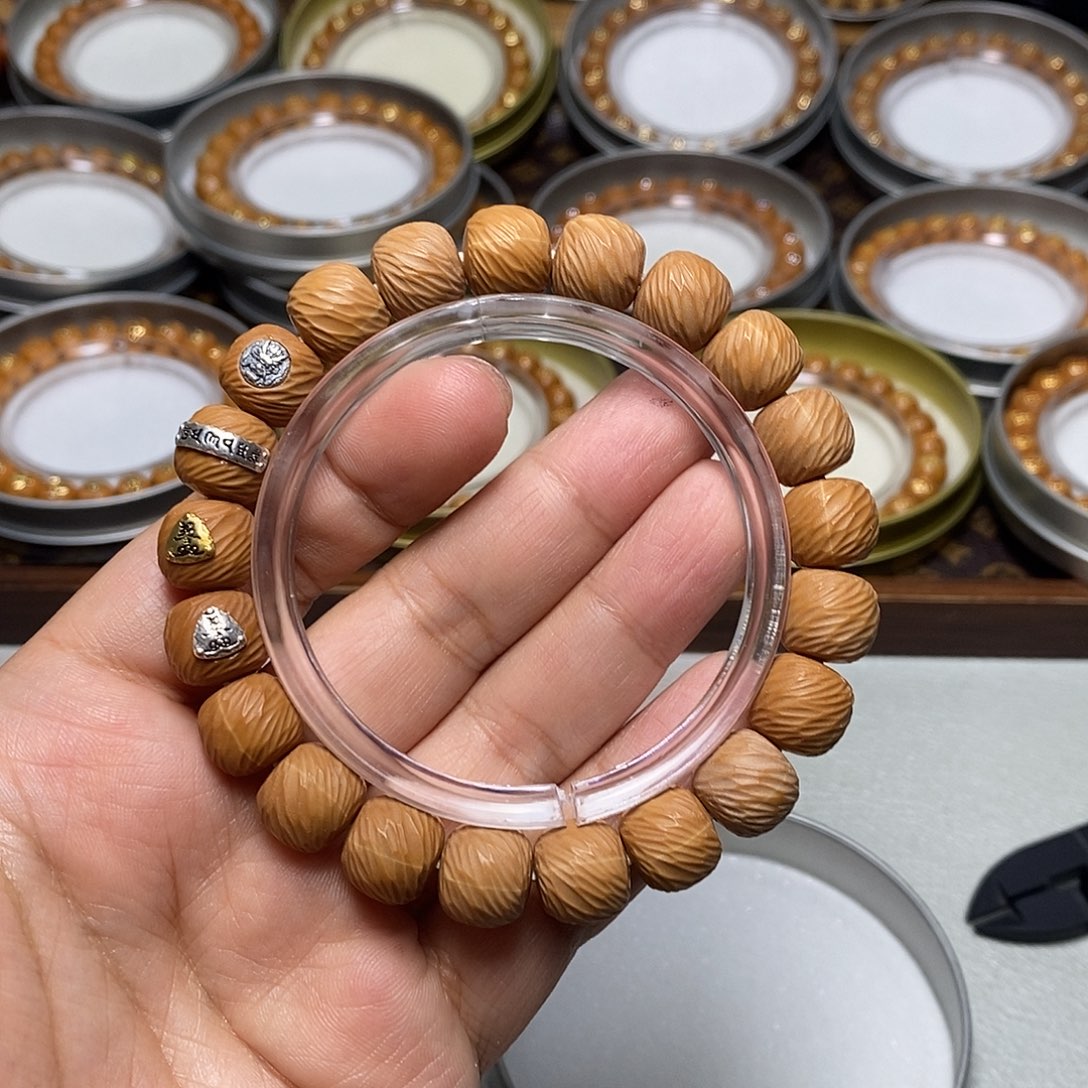 猴头核桃手串28号四标毕业云锦11左右