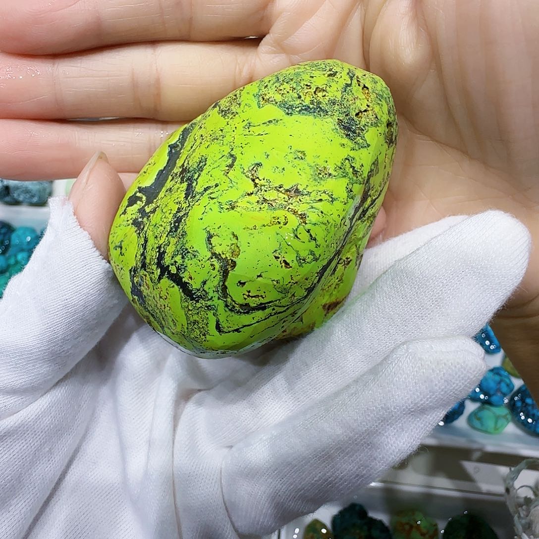 绿松石未镶嵌颈饰