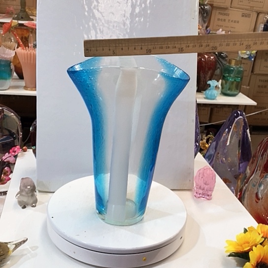 琉璃花瓶高28厘米口径18厘米