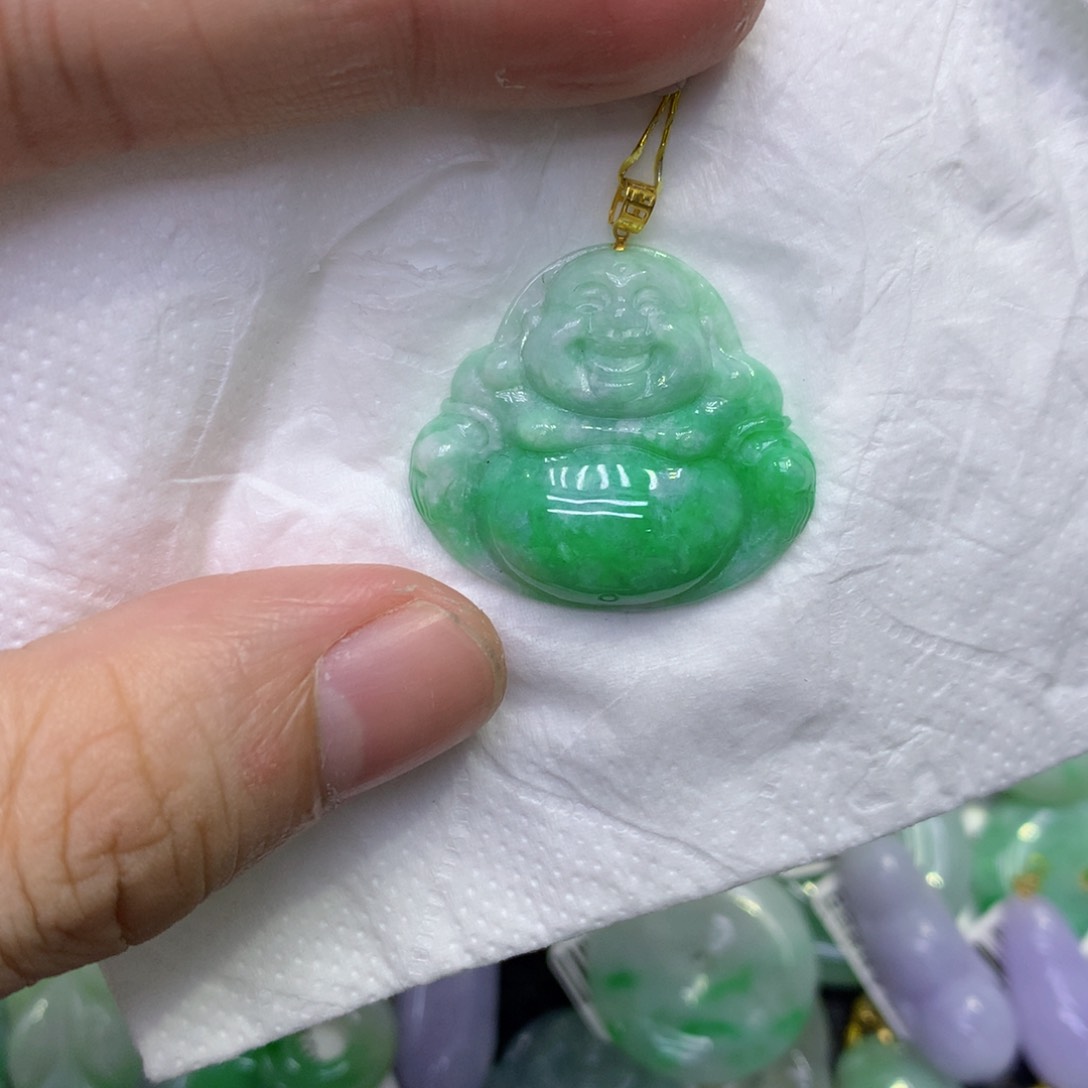 颈饰18K金镶嵌翡翠