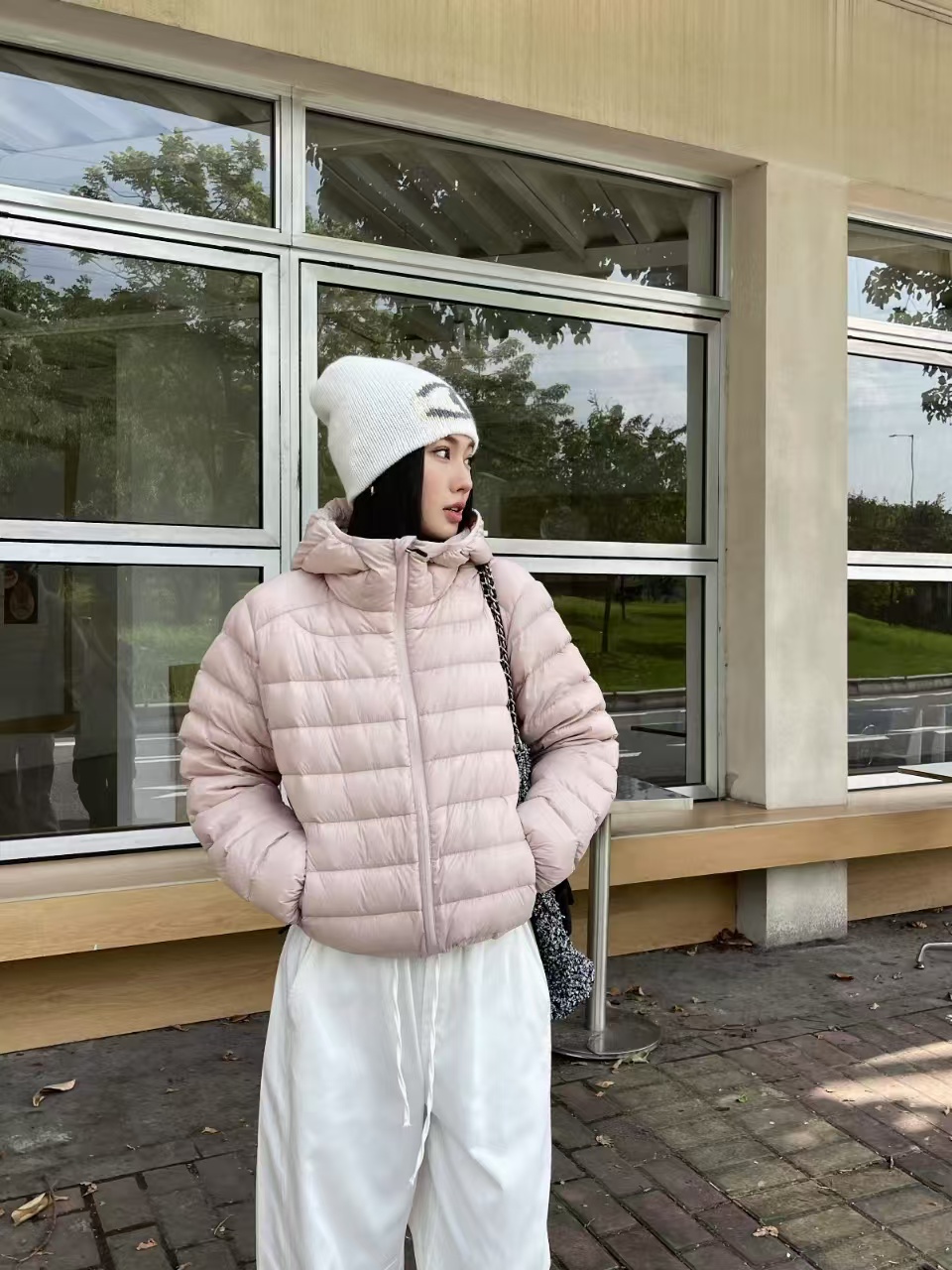 2025冬季新款150克90白鸭绒三防轻薄连帽排骨女羽绒服女款短款