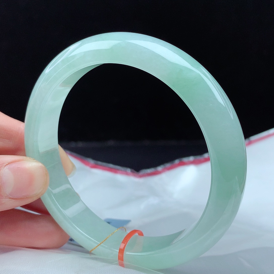 翡翠手镯未镶嵌62圈3182