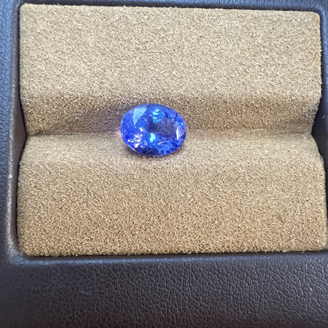 2.65CT坦桑尼亚产地坦桑石皇家蓝颜色