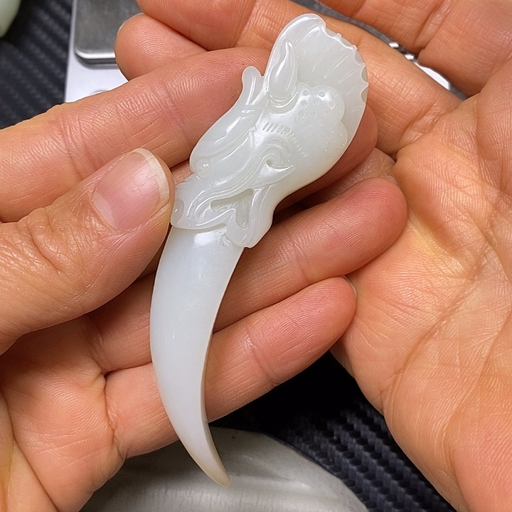 颈饰未镶嵌和田玉尘