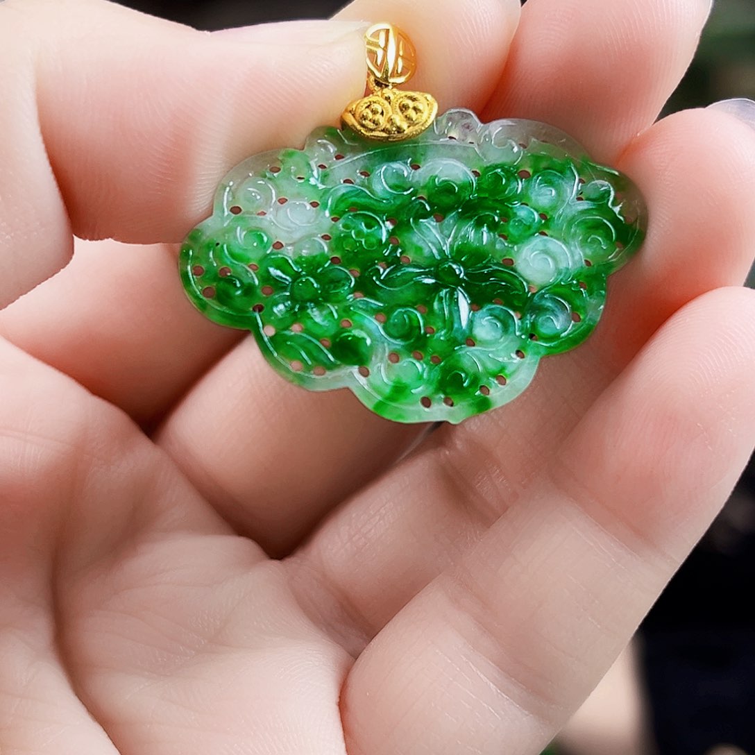 翡翠18K金镶嵌颈饰多样性