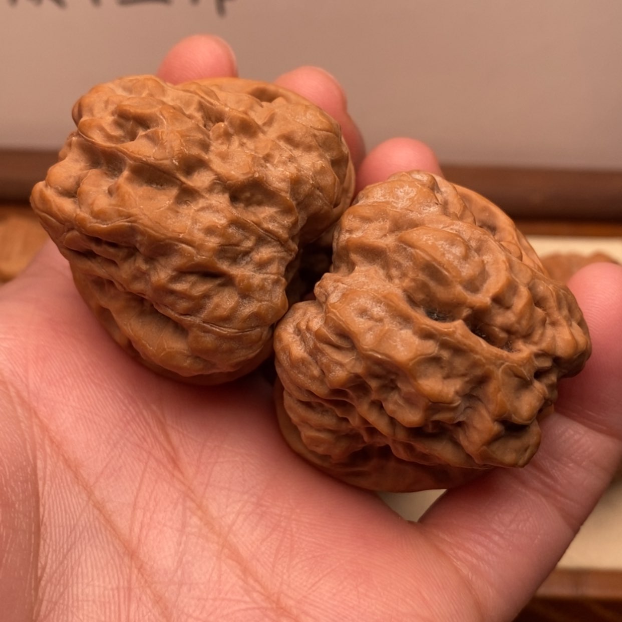 【闪购商品】把件文玩核桃H****成边40左右
