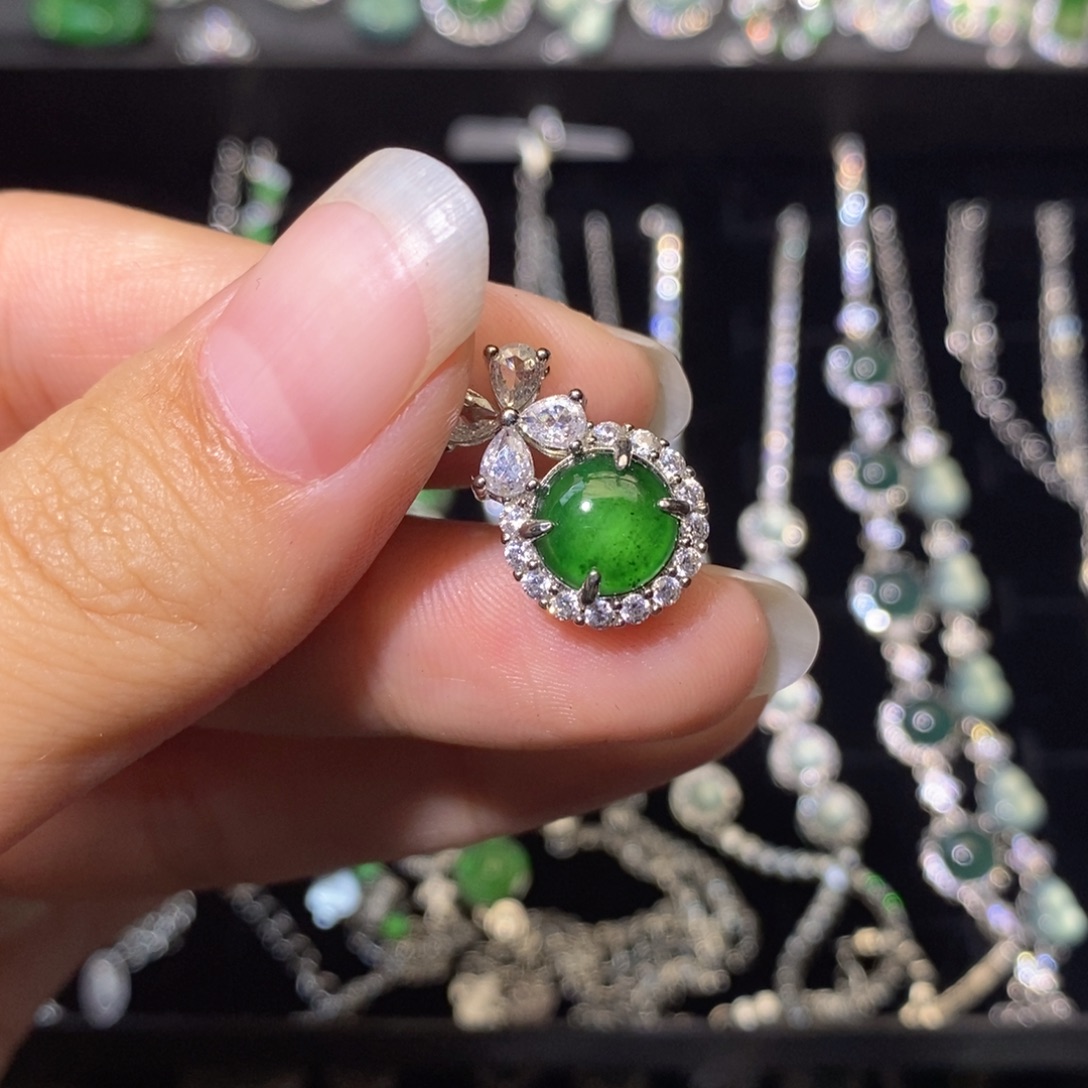 翡翠未镶嵌颈饰天然