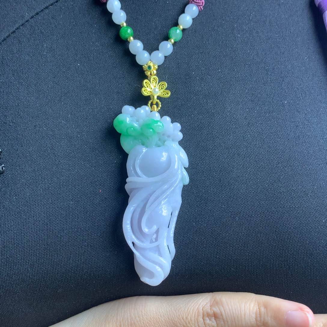 翡翠颈饰未镶嵌翡翠