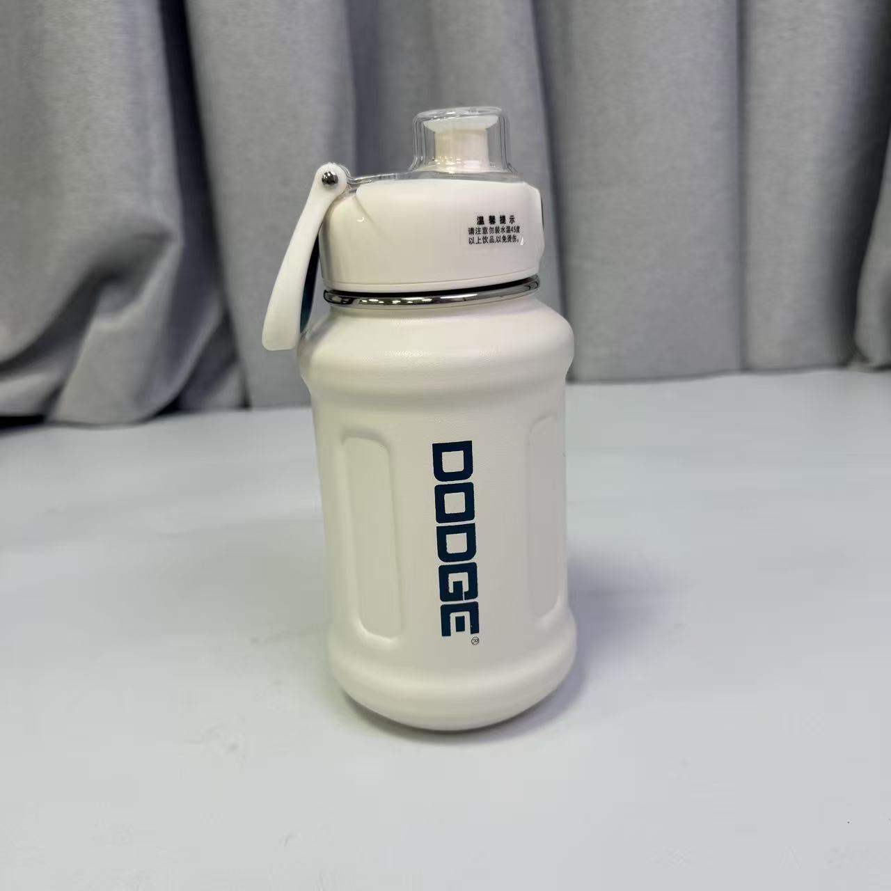 66078 保温杯 混款混色（620ml）