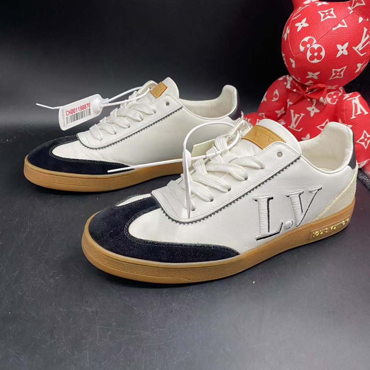 95新 LouisVuitton/路易威登 黑白时尚德训板鞋38欧码kke126