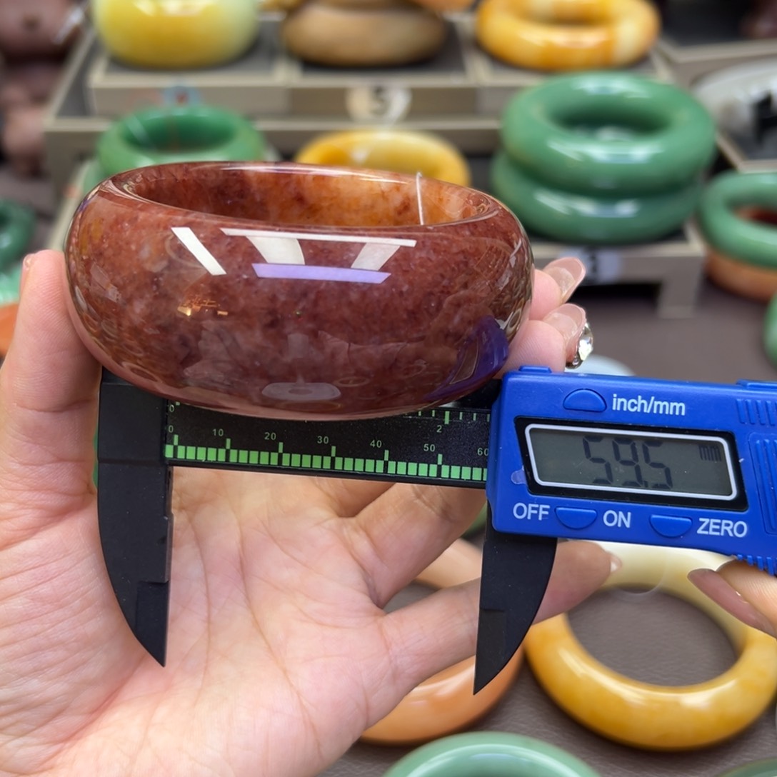 未镶嵌手镯石英岩玉