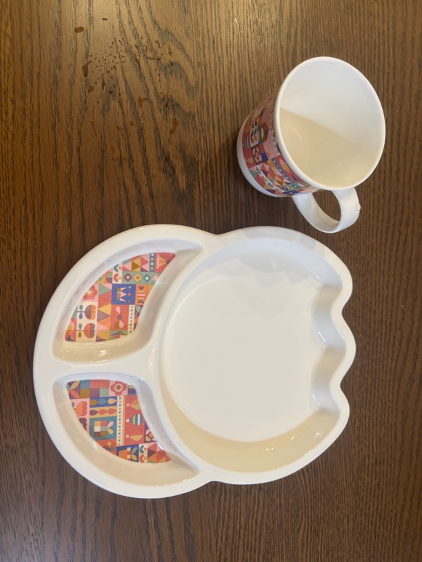 花朵可爱分格餐盘家用耐高温可盛放沙拉点心盘果汁牛奶杯套组餐具