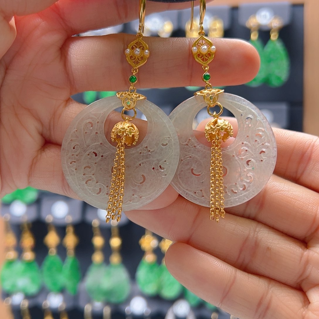 未镶嵌翡翠耳饰翡翠