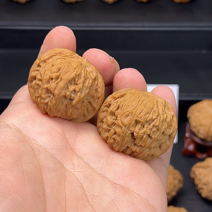 文玩核桃把件磨盘