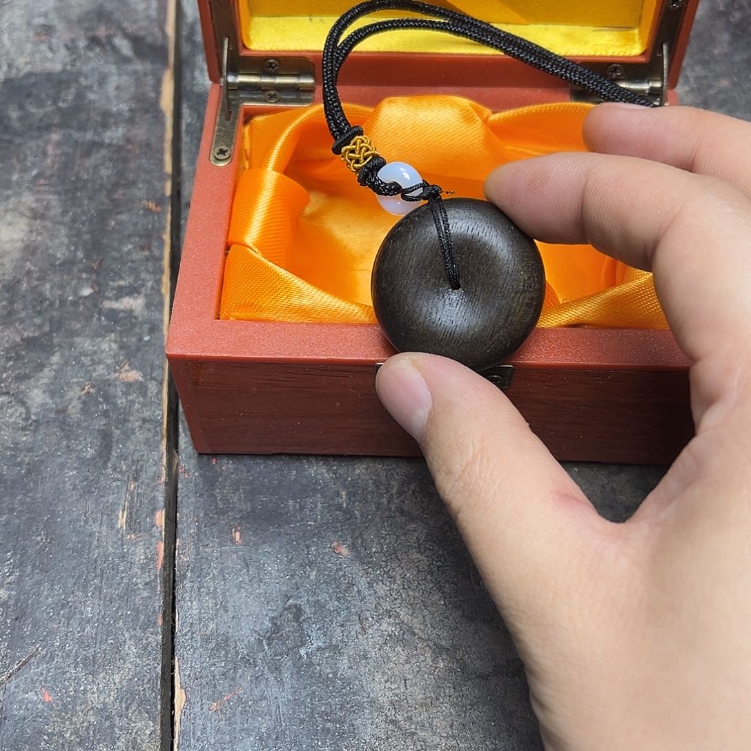 大叶紫檀（黑酸枝木类）