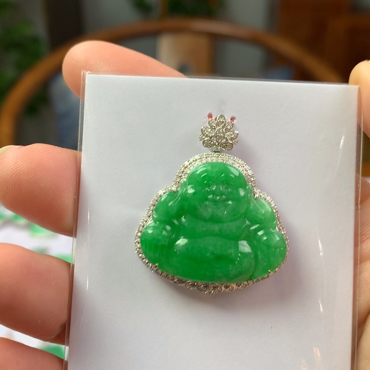 翡翠18K金镶嵌颈饰翡翠吊坠