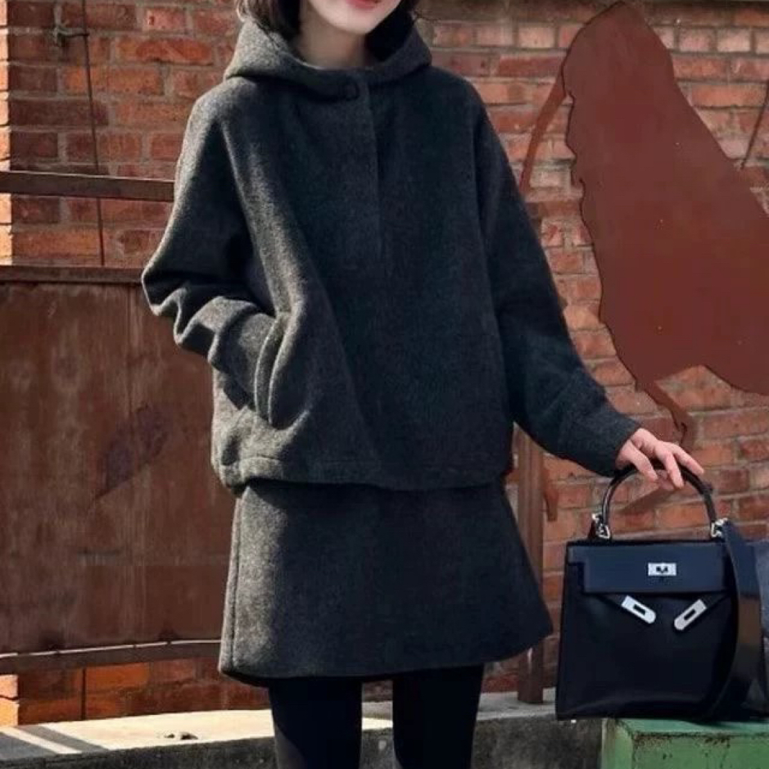 三七8025#深灰色连帽加绒短裙套装