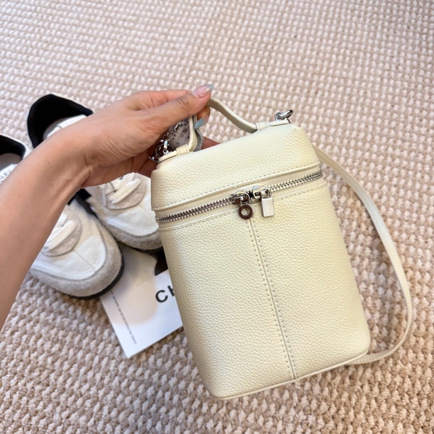 HiFairy·韩版小众大容量学生旅游轻便牛皮双肩背包