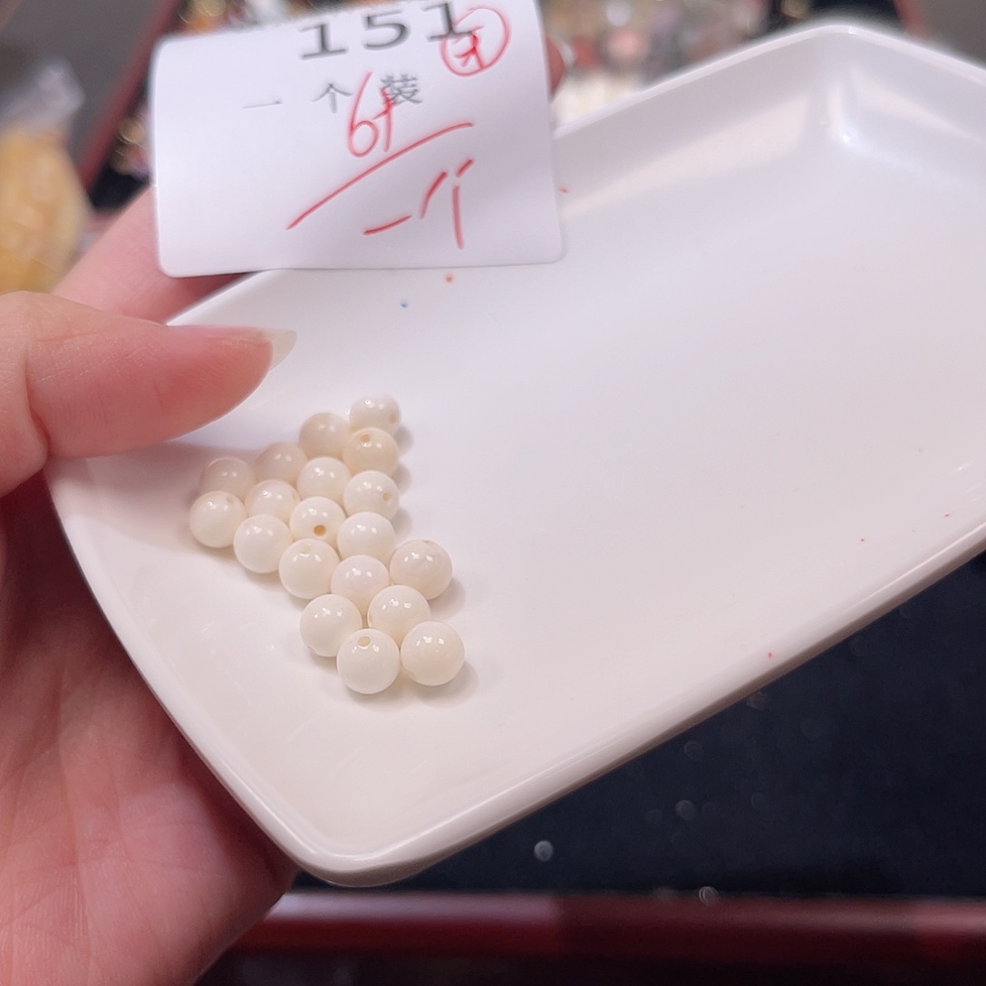 未镶嵌水晶珠宝半成品151 。        