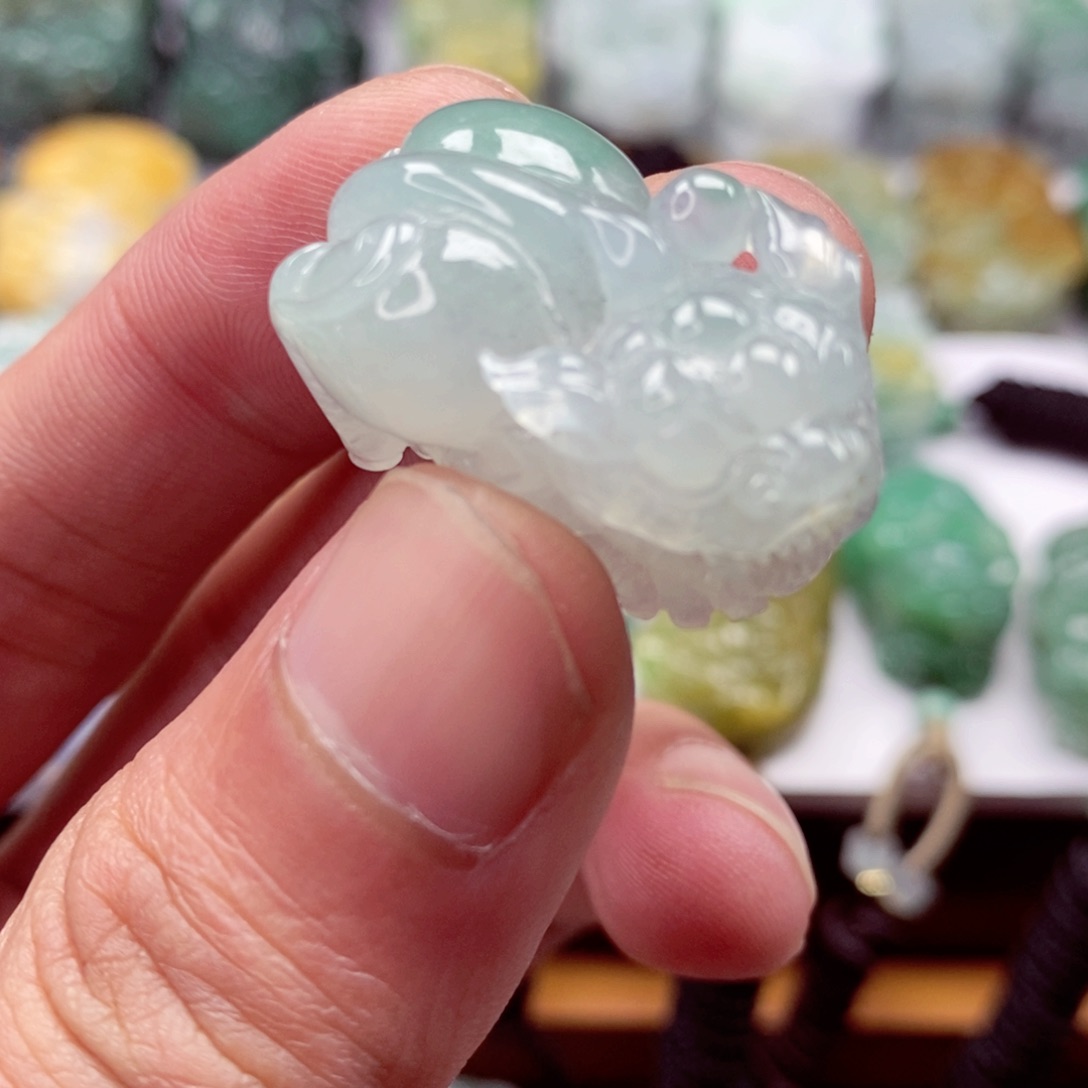 翡翠颈饰未镶嵌翡翠