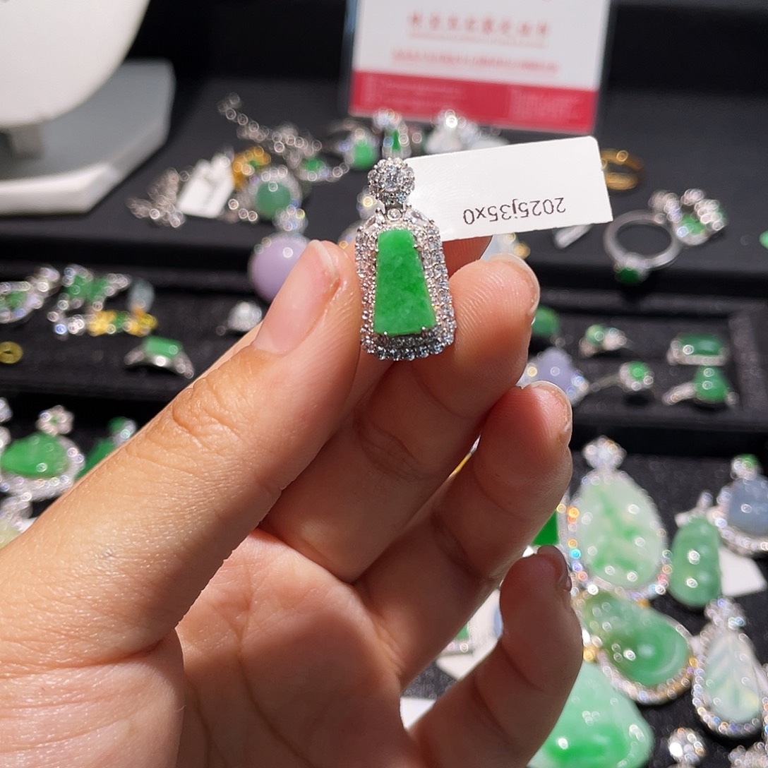 翡翠银S925镶嵌颈饰