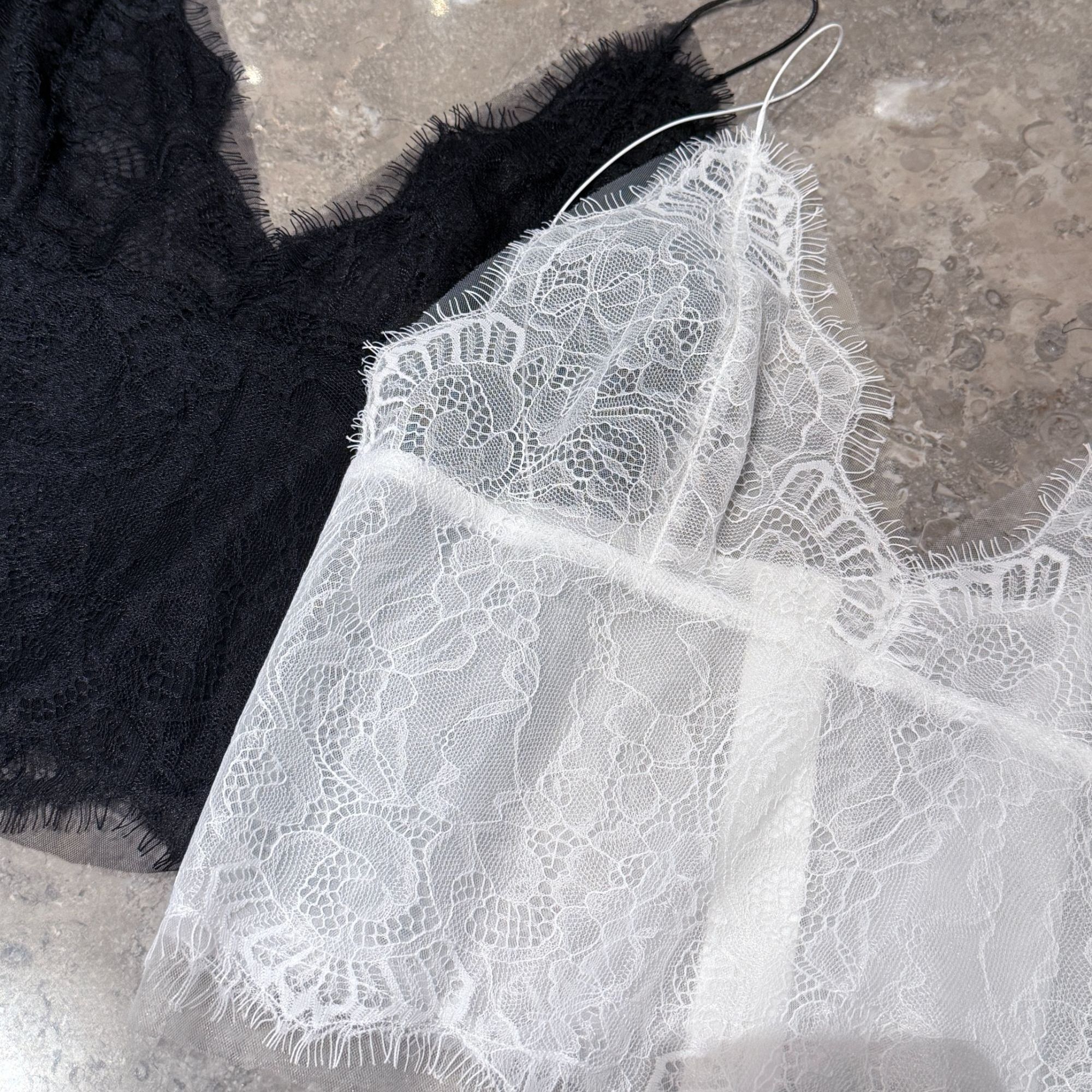 DIYI【蕾丝女王】黑白两色毛边细吊带蕾丝背心BX13331