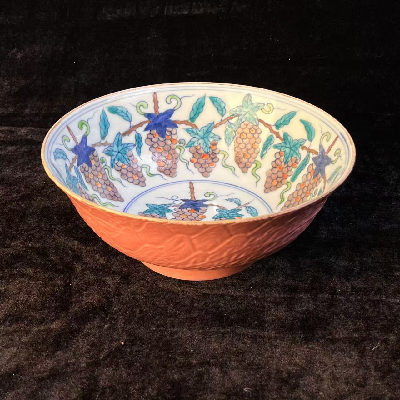 民国仿明代斗彩花卉纹大碗