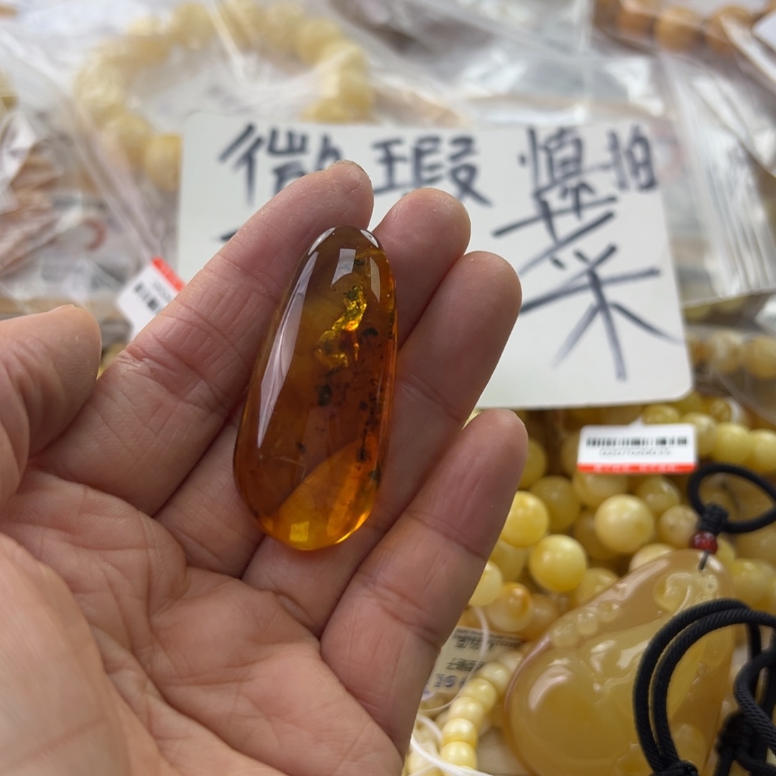琥珀珠宝奇石未镶嵌
