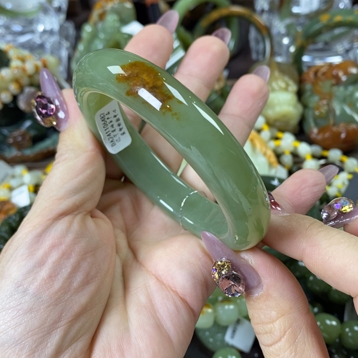 透闪石质玉手镯未镶嵌?****?