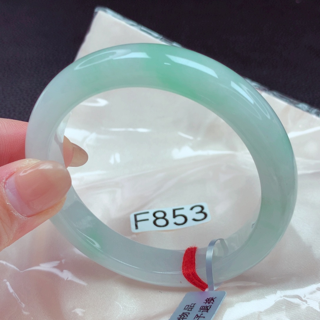 翡翠手镯未镶嵌手镯88