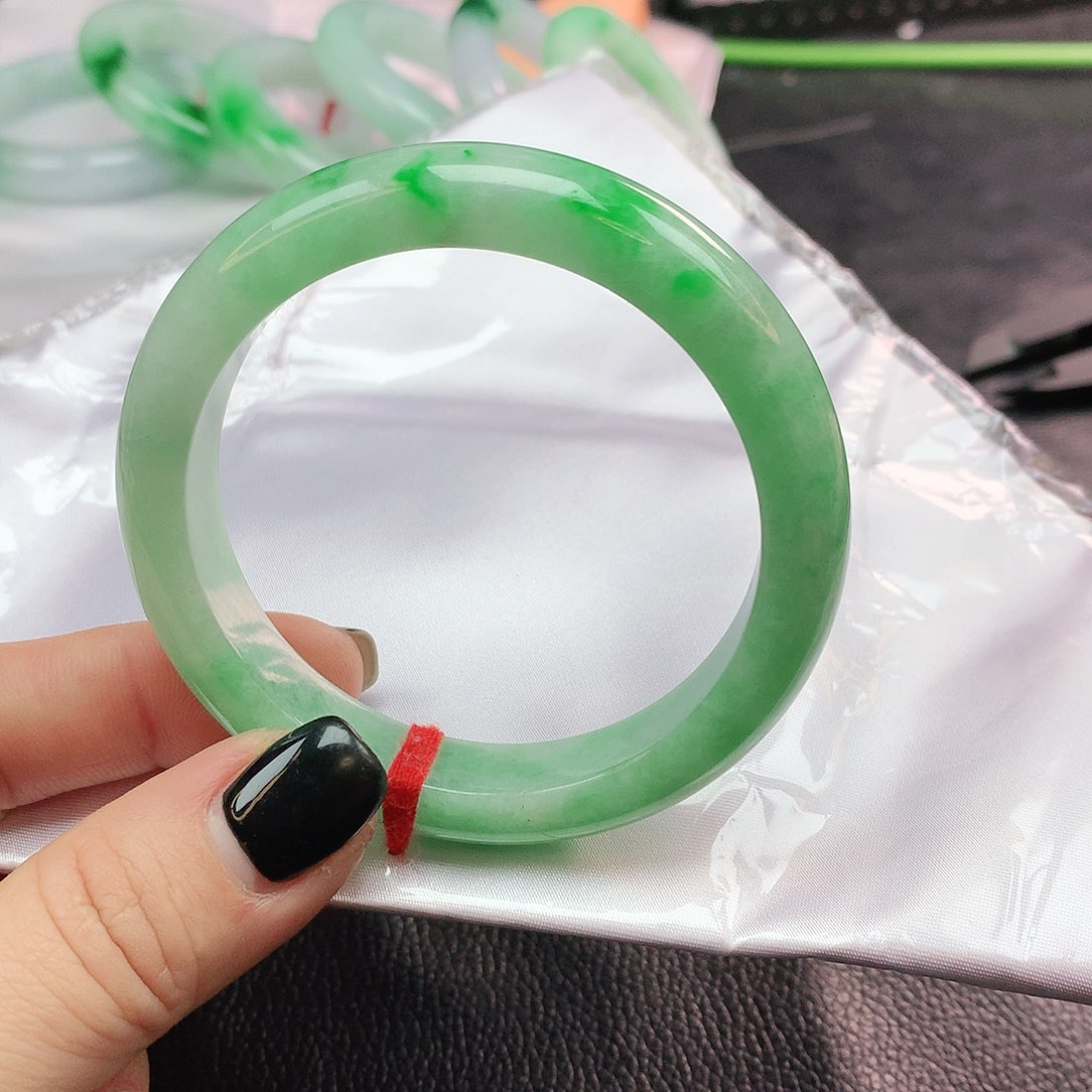 翡翠手镯未镶嵌正882341