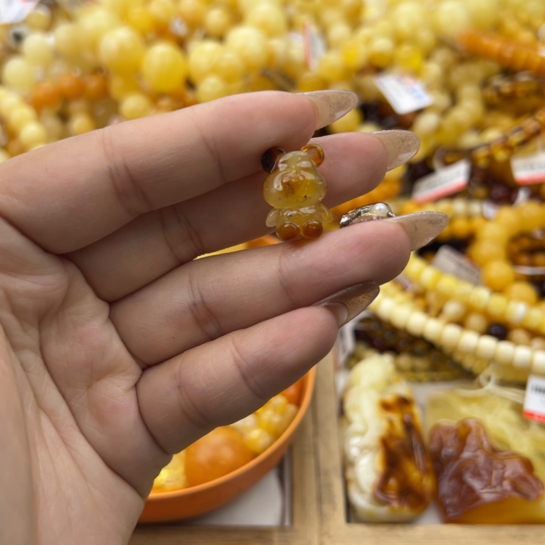 琥珀珠宝奇石未镶嵌