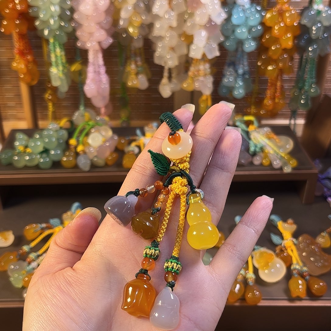 蔡***蔡玛瑙/玉髓未镶嵌车挂福利款款钥匙扣