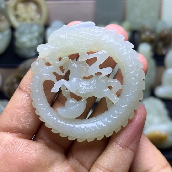 和田玉未镶嵌颈饰