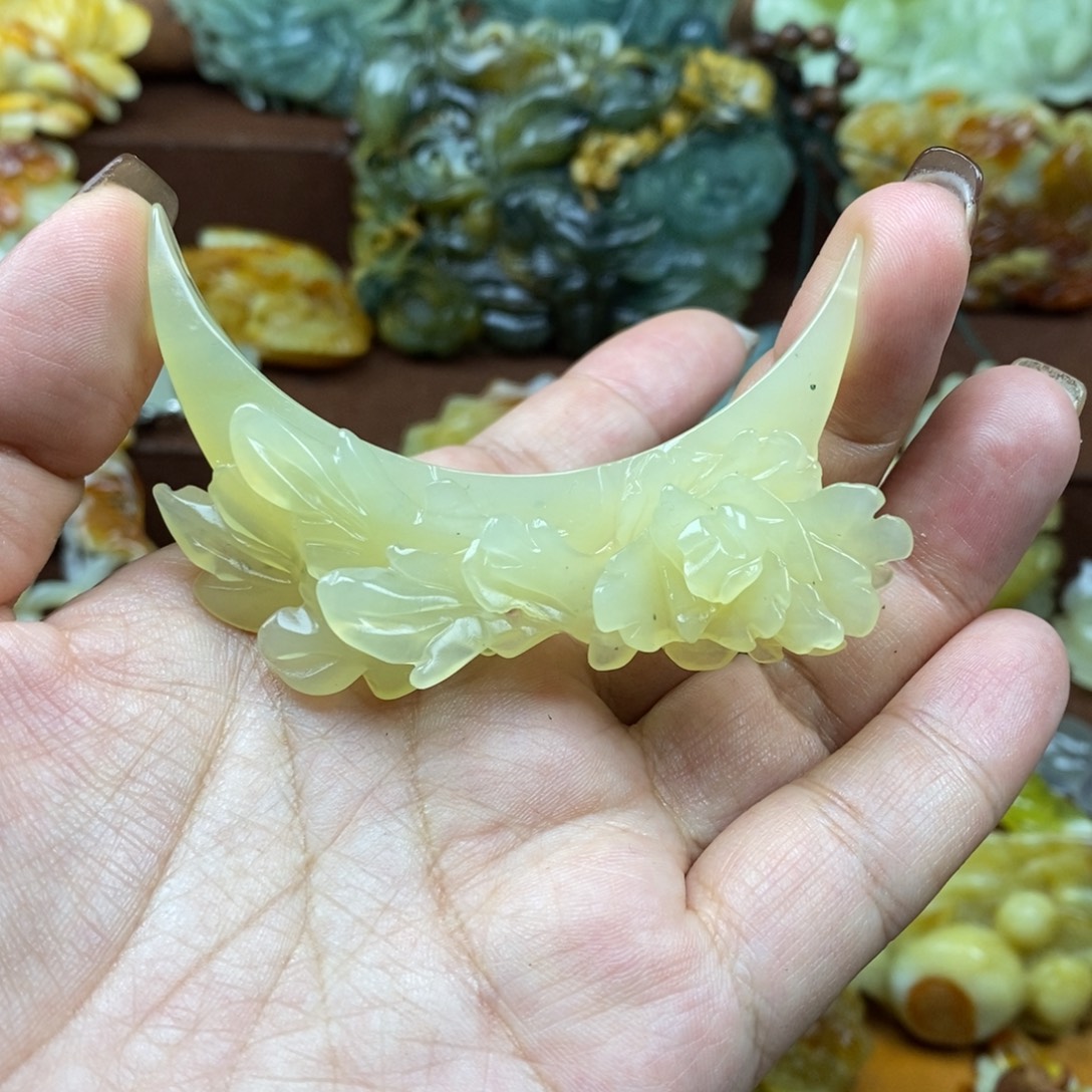 蛇纹石玉未镶嵌吊坠(不含链)