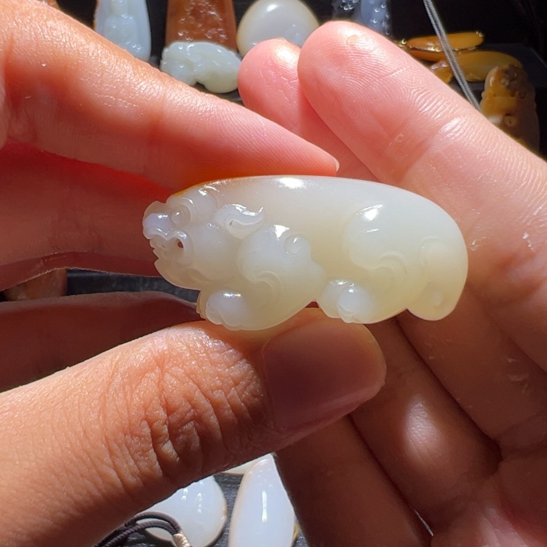 凯***哥颈饰未镶嵌和田玉