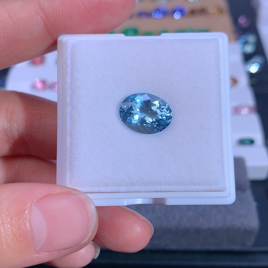 海蓝宝石笔搁未镶嵌3.285ct